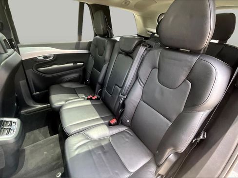 Used 2018 Volvo XC90 T5 Momentum w/ Convenience Package FWD image 19
