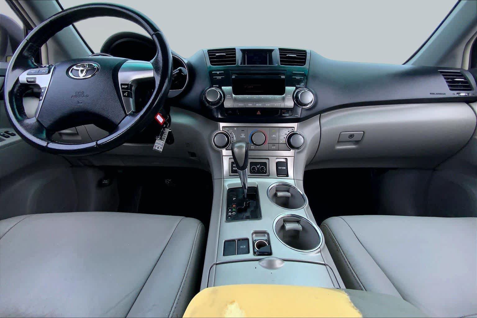 Used 2011 Toyota Highlander SE FWD image 14