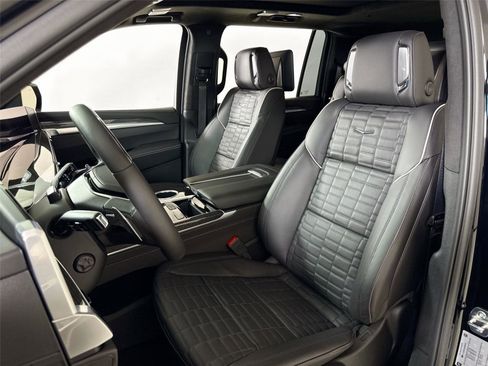 Used 2025 Cadillac Escalade ESV V w/ LPO, ONYX Package image 12