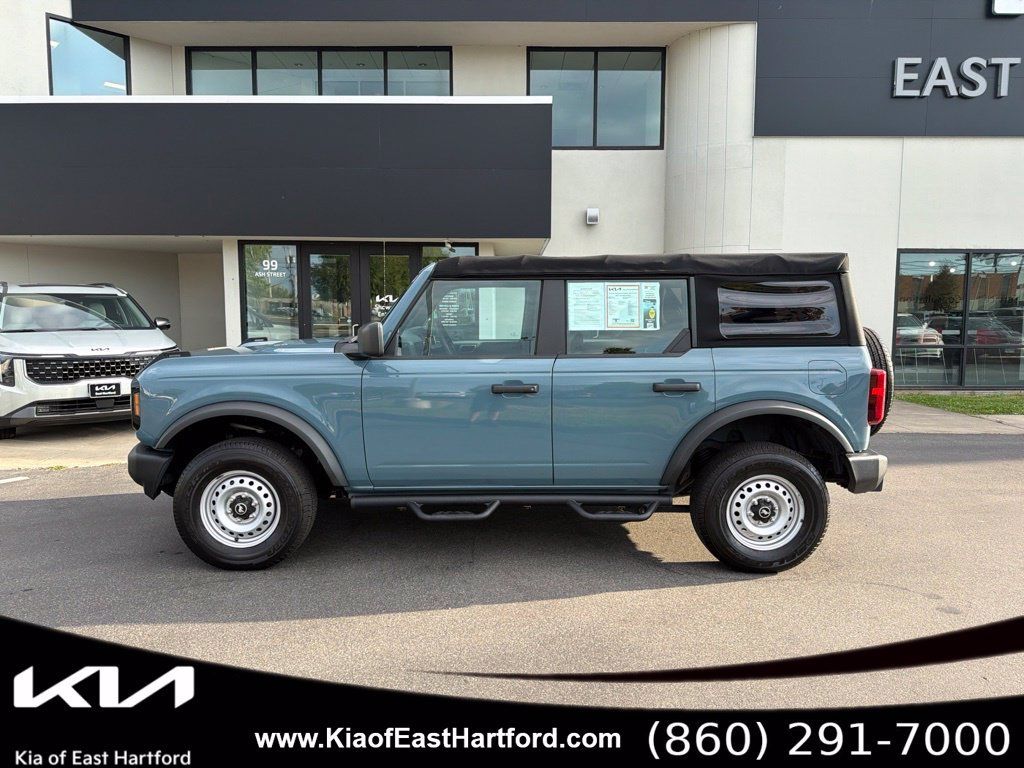 Used 2022 Ford Bronco 4-Door AWD/4WD image 2