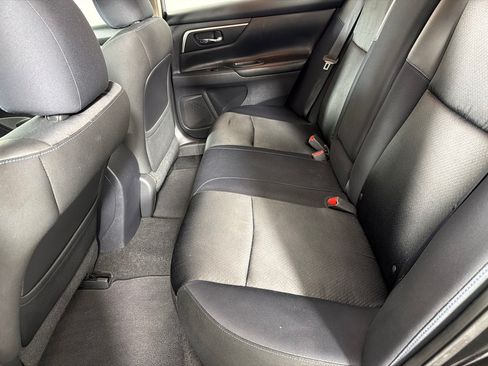 Used 2017 Nissan Altima 2.5 SR w/ Midnight Edition Package FWD image 13