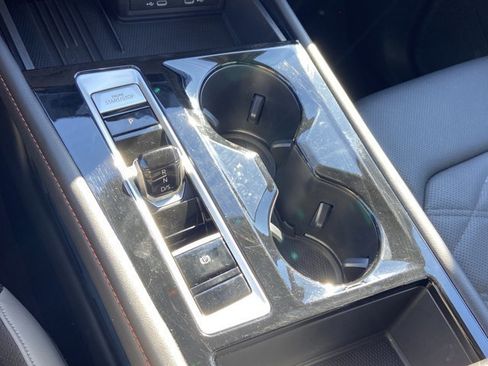 Used 2025 Volkswagen Atlas Peak Edition SE image 20