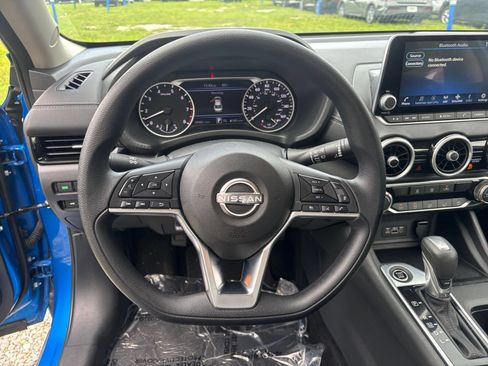 Used 2025 Nissan Sentra SV FWD image 28