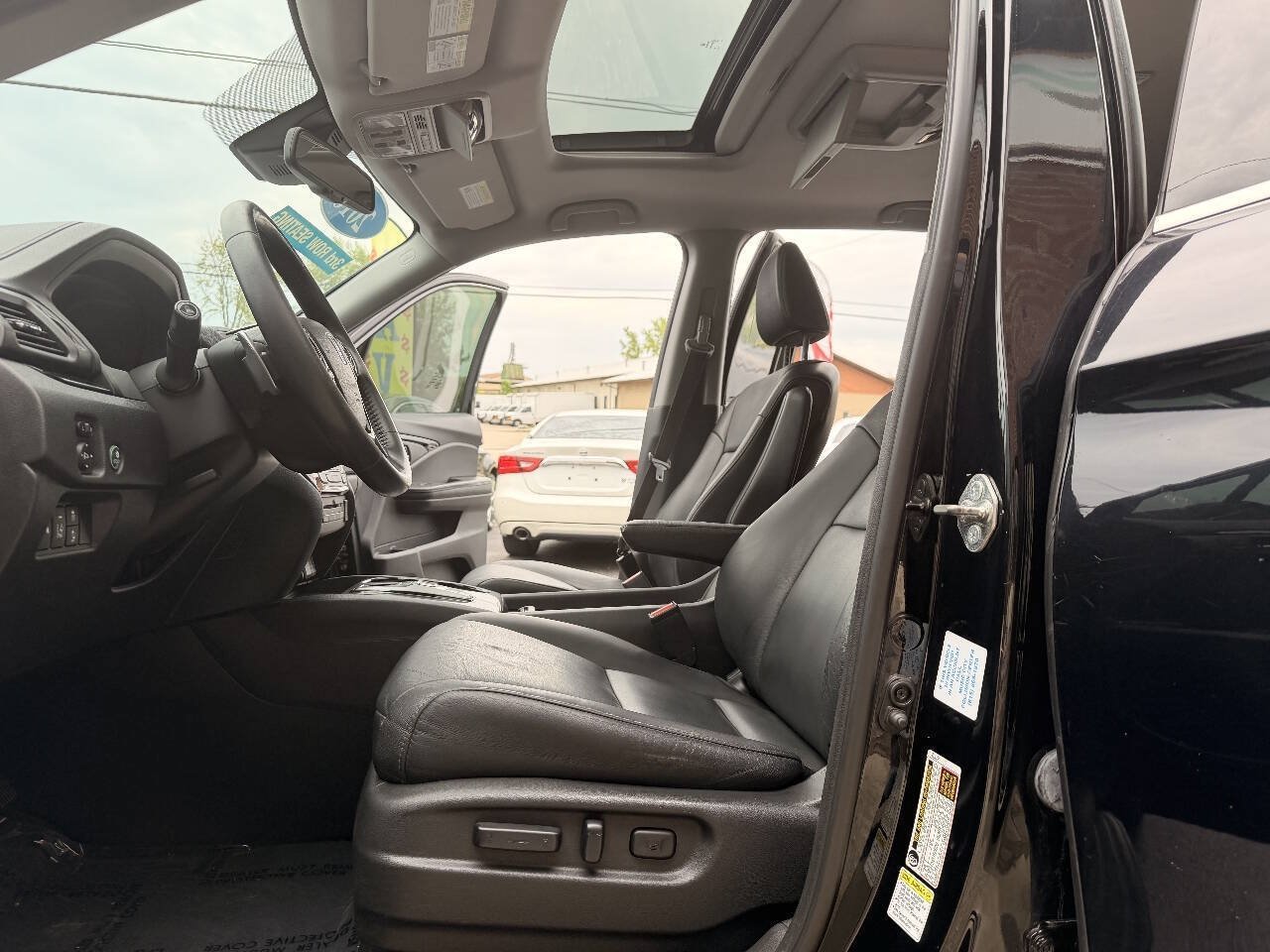 Used 2016 Honda Pilot Touring image 9