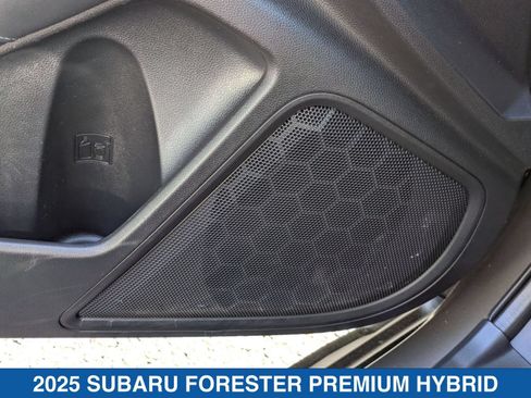 Used 2025 Subaru Forester Premium AWD/4WD image 14