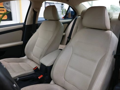 Used 2012 Volkswagen Jetta SE FWD image 17