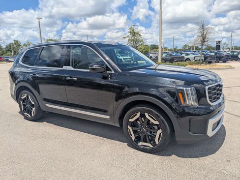 Certified 2025 Kia Telluride S FWD image 2