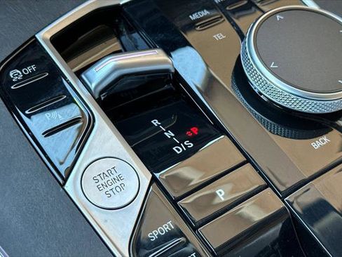 Used 2023 BMW X7 xDrive40i w/ Premium Package image 22