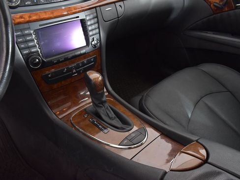 Used 2004 Mercedes-Benz E 500 Sedan image 17