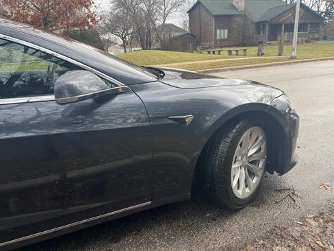 Used 2019 Tesla Model S Performance AWD/4WD image 16