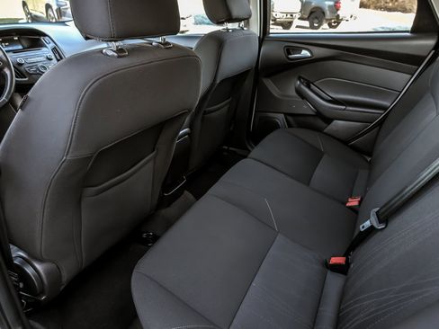 Used 2017 Ford Focus SE w/ Cold Weather Package image 17