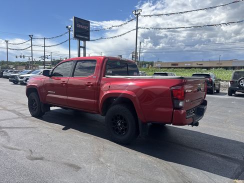 Used 2022 Toyota Tacoma SR5 w/ Technology Package AWD/4WD image 6