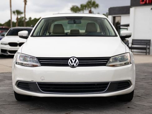 Used 2013 Volkswagen Jetta SE FWD image 4
