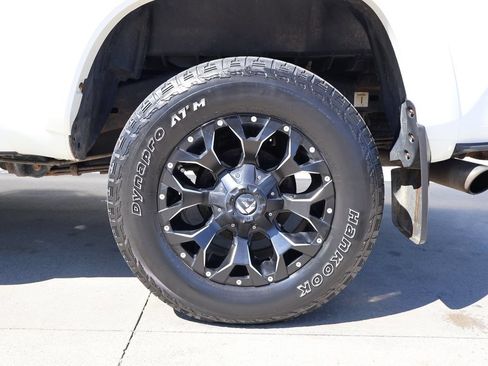 Used 2016 Toyota Tacoma TRD Sport w/ Towing Package AWD/4WD image 41