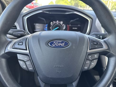 Certified 2017 Ford Fusion SE w/ Fusion SE Technology Package FWD image 15