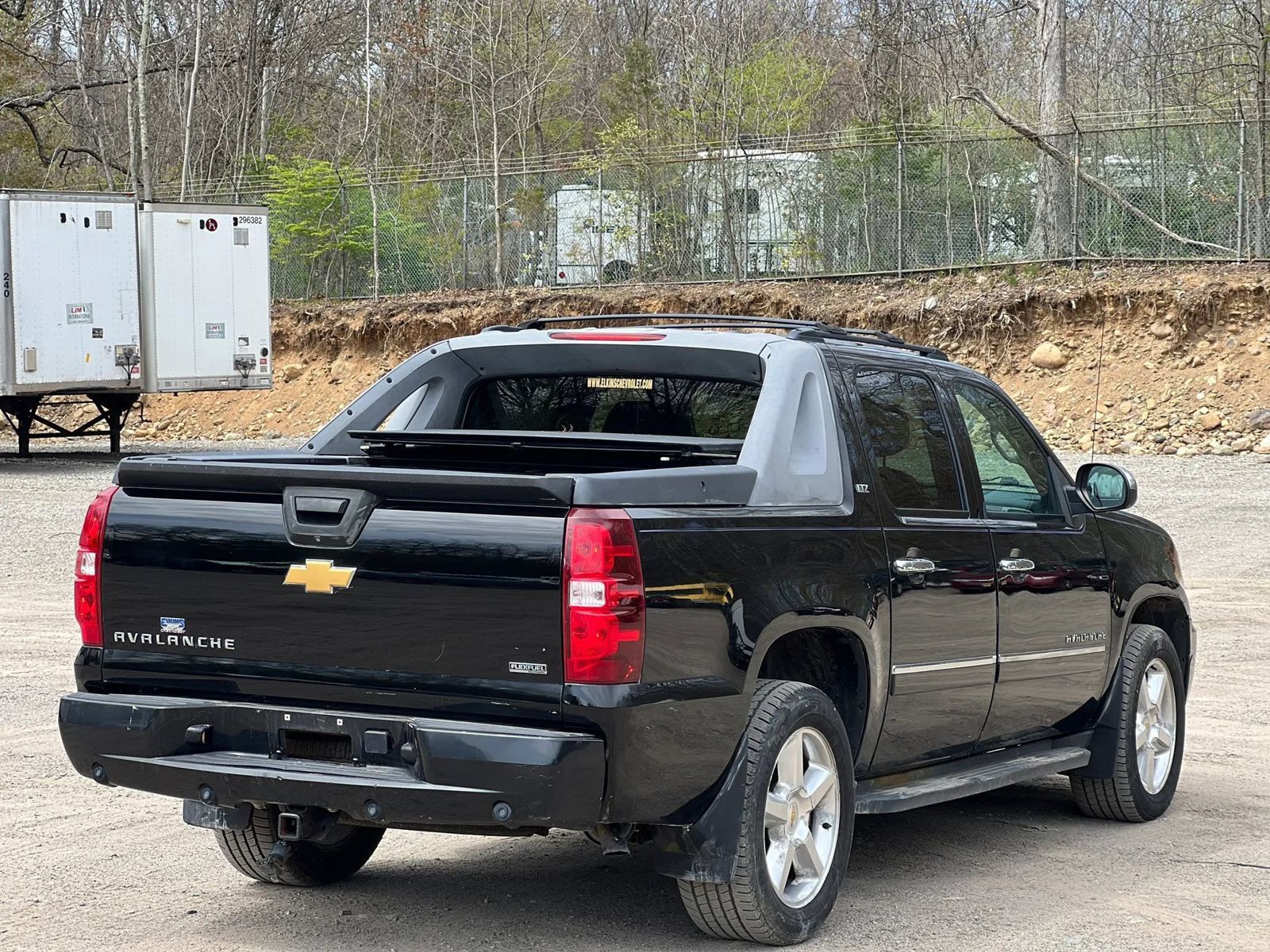 Used 2011 Chevrolet Avalanche LTZ AWD/4WD image 6
