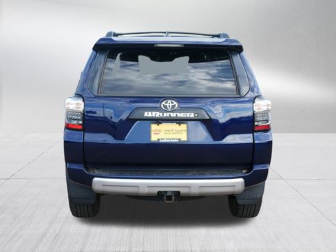 Used 2018 Toyota 4Runner TRD Off-Road Premium AWD/4WD image 6