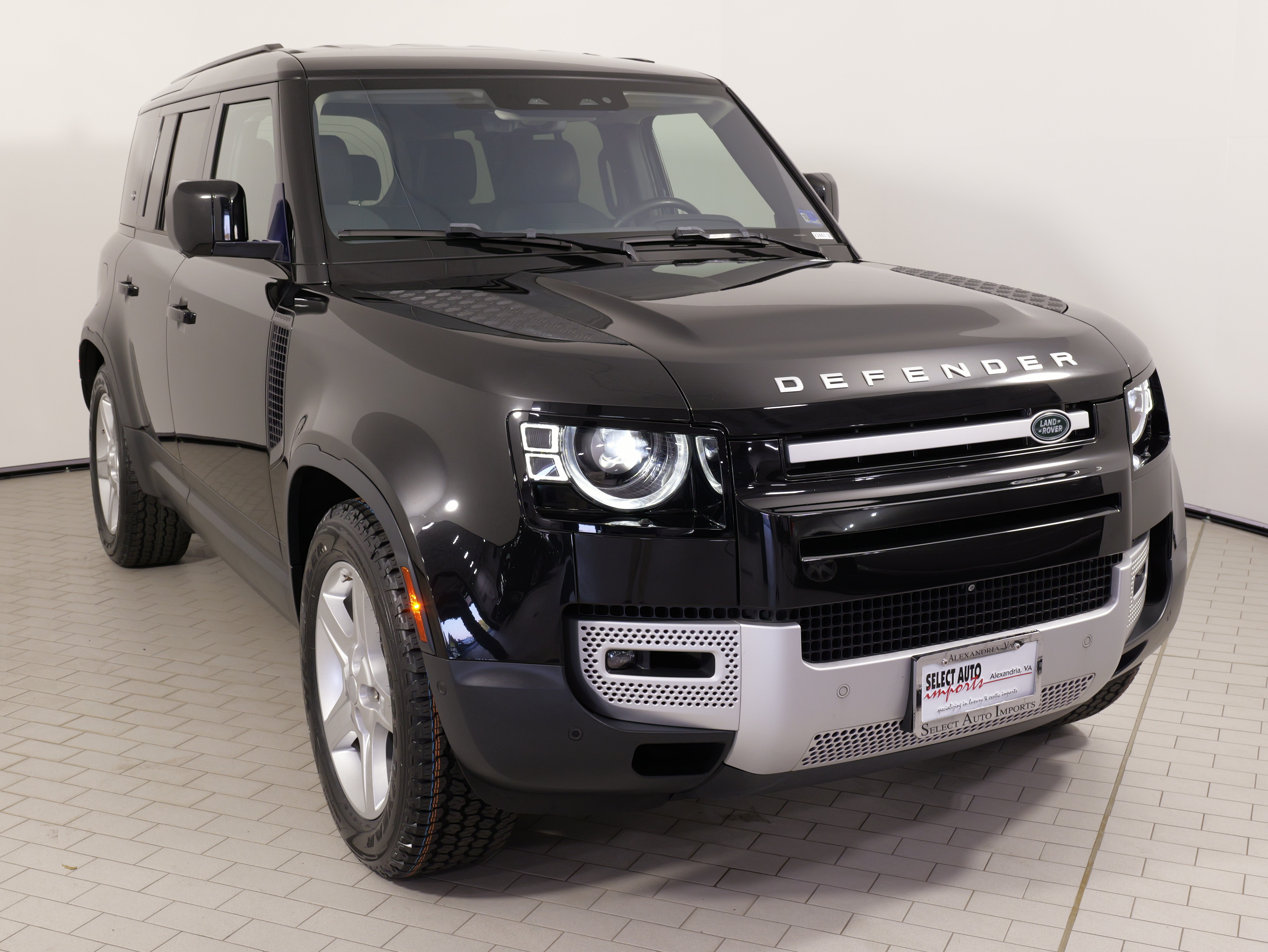 Used 2020 Land Rover Defender 110 SE AWD/4WD image 5