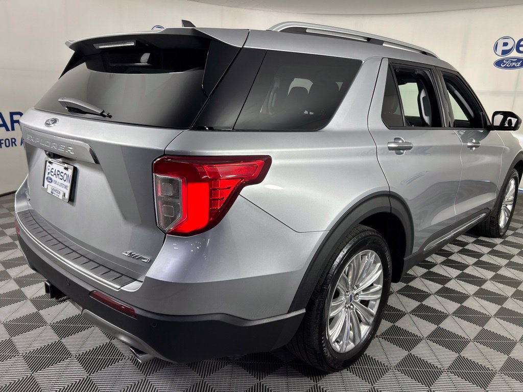 Used 2021 Ford Explorer Limited w/ Equipment Group 301A AWD/4WD image 4