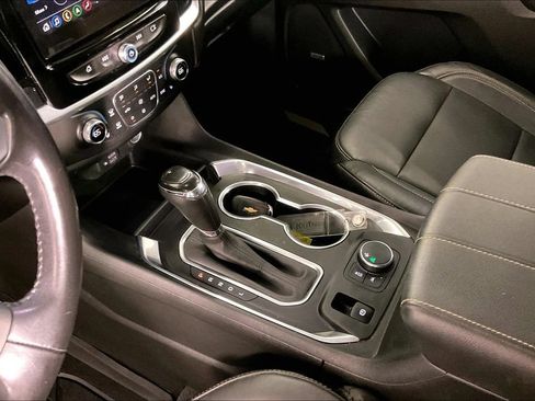 Used 2020 Chevrolet Traverse RS FWD image 17