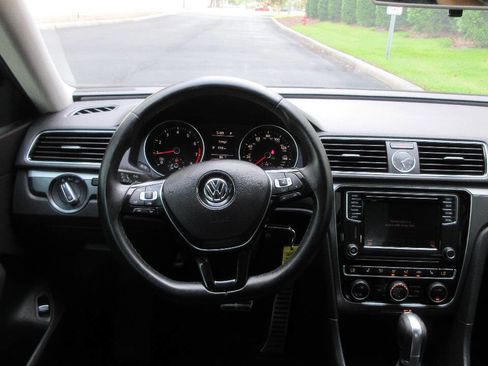 Used 2017 Volkswagen Passat 1.8T R-Line FWD image 26