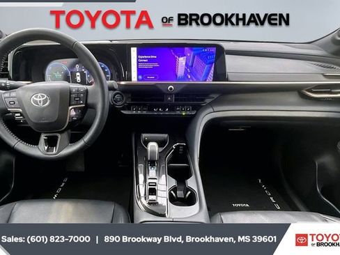 Used 2024 Toyota Crown Limited image 13