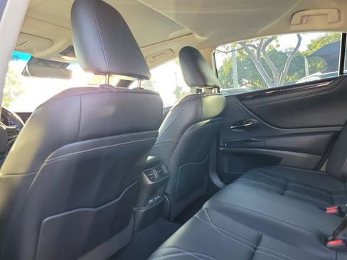 Used 2019 Lexus ES 350 w/ Luxury Package image 15