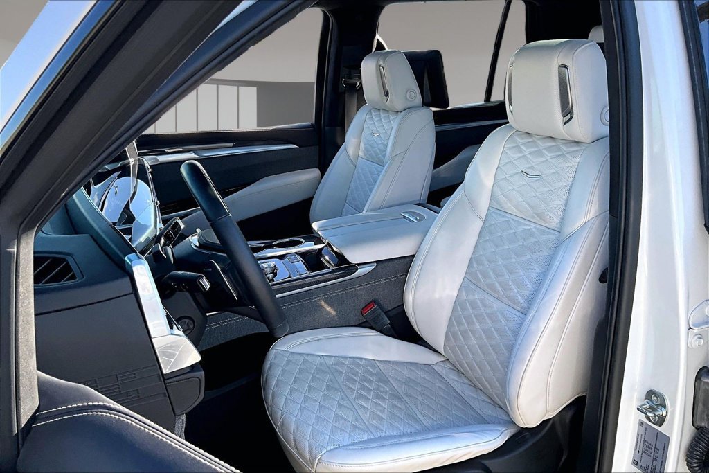 Certified 2025 Cadillac Escalade V AWD/4WD image 27