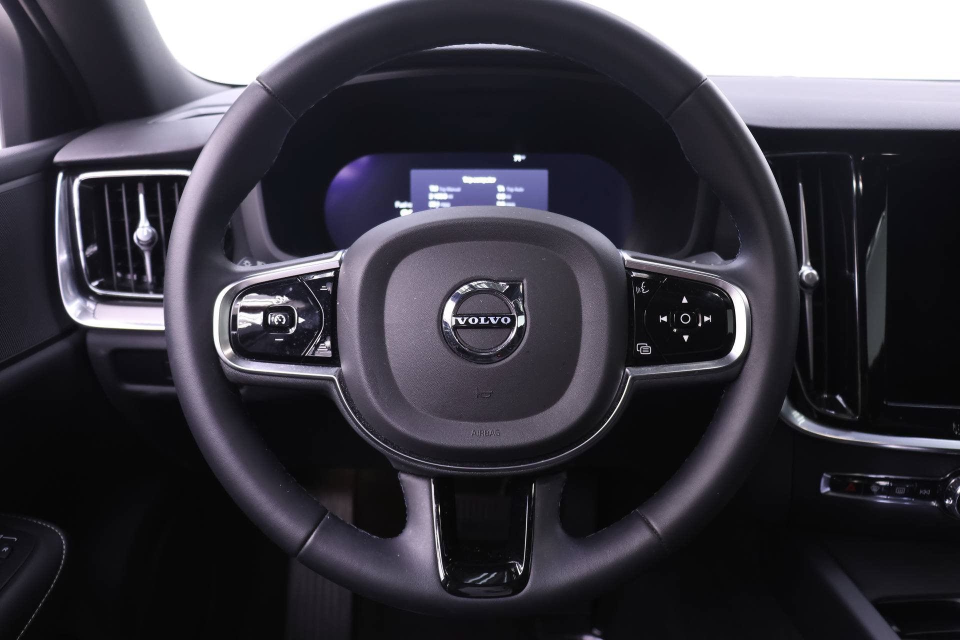Used 2024 Volvo S60 B5 Plus FWD image 16