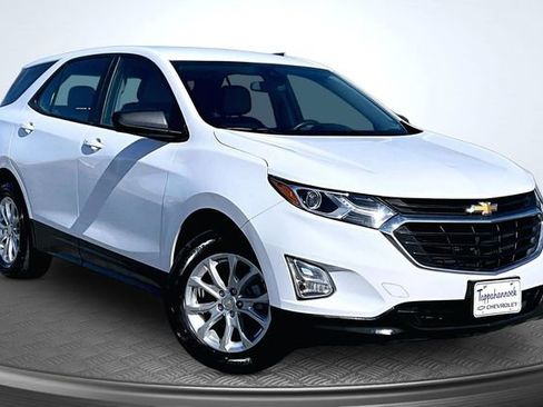 Used 2021 Chevrolet Equinox LS FWD image 3