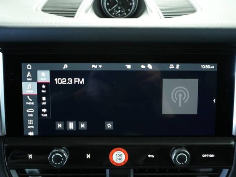 New 2025 Porsche Macan image 18