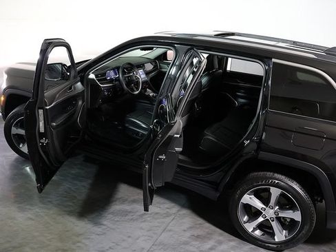 Used 2022 Jeep Grand Cherokee Limited 4xe w/ Luxury Tech Group II AWD/4WD image 5