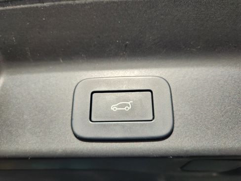 Used 2024 Jaguar F-PACE R-Dynamic S image 22