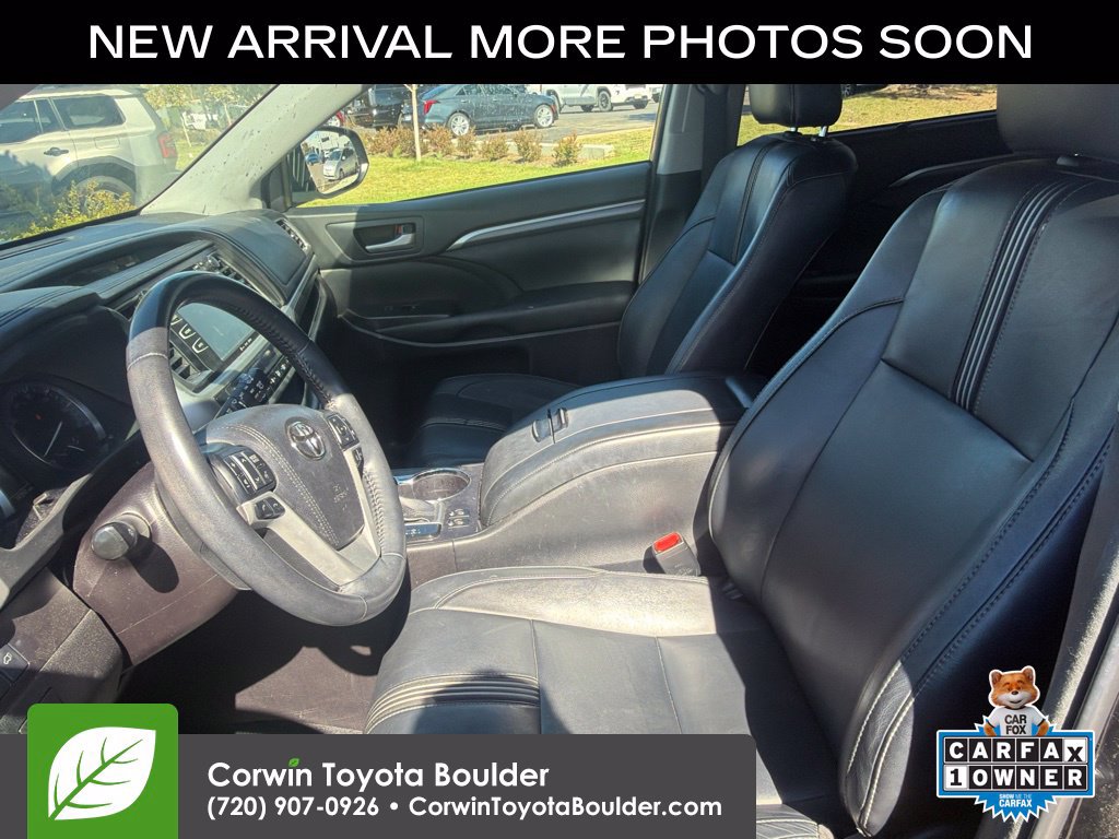 Used 2018 Toyota Highlander SE w/ Carpet Mat Package (TMS) AWD/4WD image 10