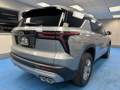 New 2026 Chevrolet Traverse LT image 3