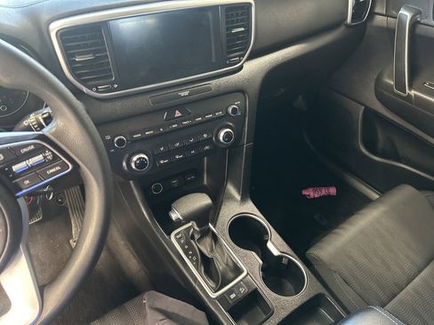 Used 2021 Kia Sportage LX image 7