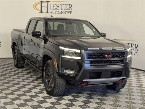 Used 2025 Nissan Frontier PRO-4X w/ Tow Package image 2