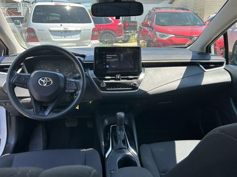 Used 2025 Toyota Corolla LE FWD image 14