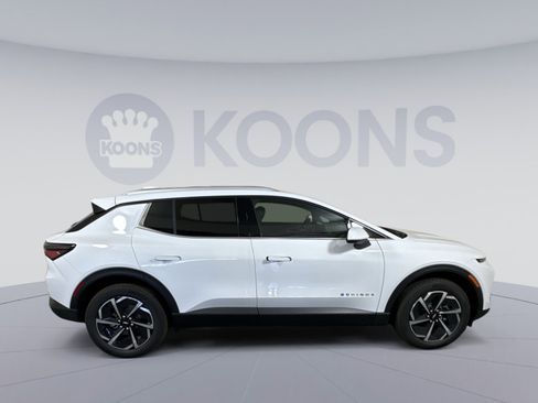 New 2026 Chevrolet Equinox EV LT image 8