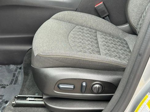 Used 2024 Chevrolet Equinox LT image 17