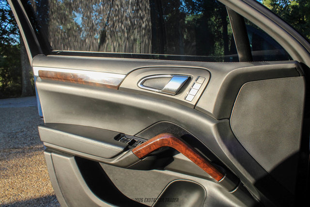 Used 2012 Porsche Cayenne Turbo AWD/4WD image 57