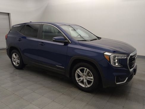 Used 2023 GMC Terrain SLE image 11