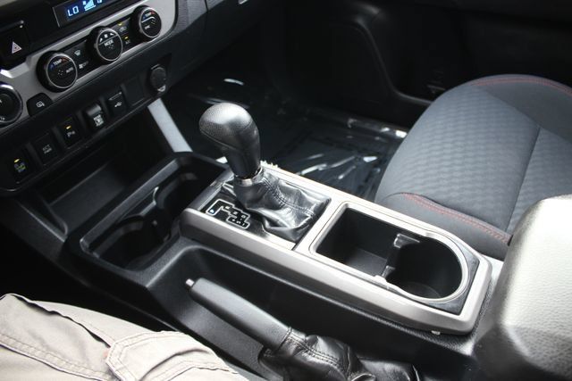 Used 2021 Toyota Tacoma SR5 AWD/4WD image 10