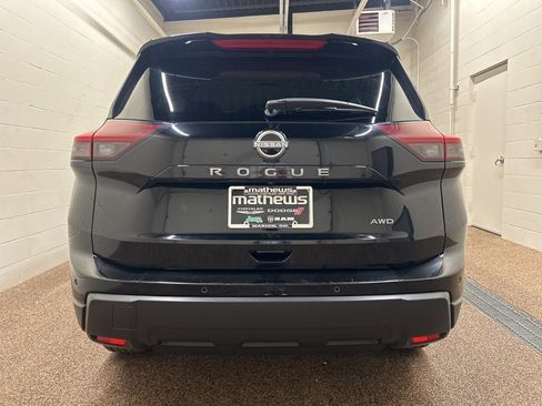 Used 2024 Nissan Rogue S image 3