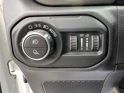 Used 2021 Jeep Gladiator Willys image 23