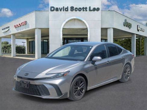 Used 2025 Toyota Camry SE AWD/4WD image 27