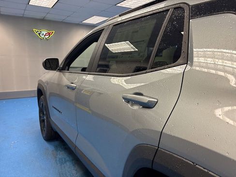 New 2026 Chevrolet Equinox LT w/ Midnight Edition AWD/4WD image 17