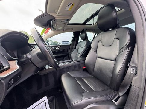 Used 2022 Volvo S60 B5 Momentum FWD image 13