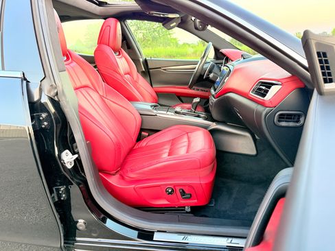 Used 2018 Maserati Ghibli GranSport image 29