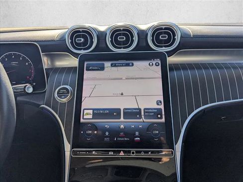 Used 2023 Mercedes-Benz GLC 300 4MATIC image 13